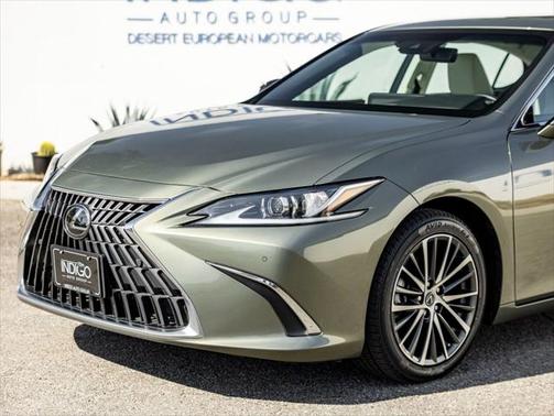 2023 Lexus ES 300h Base