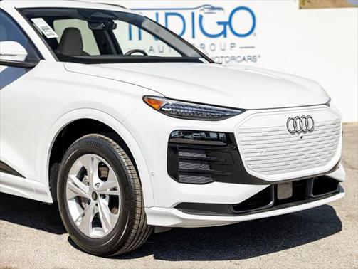 2025 Audi Q6 e-tron Premium Plus