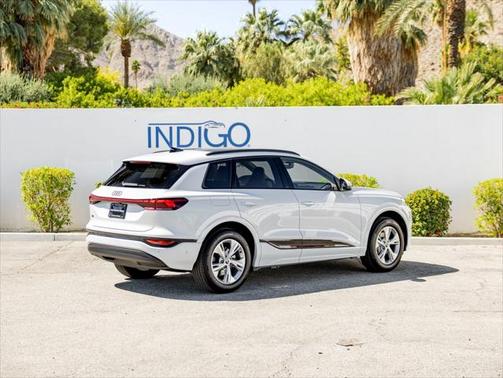 2025 Audi Q6 e-tron Premium Plus