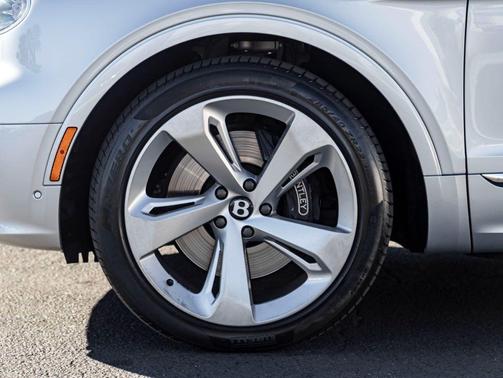 2023 Bentley Bentayga 