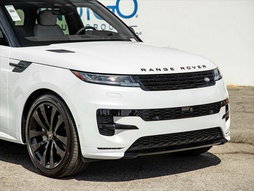 2025 Land Rover Range Rover Sport SE