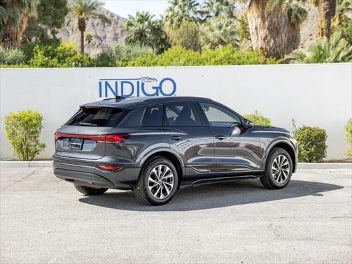 2025 Audi Q6 e-tron Premium Plus quattro
