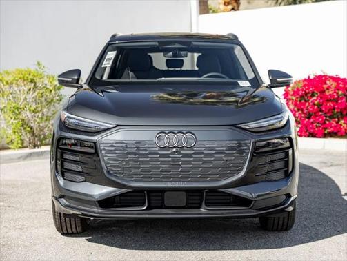 2025 Audi Q6 e-tron Premium Plus quattro