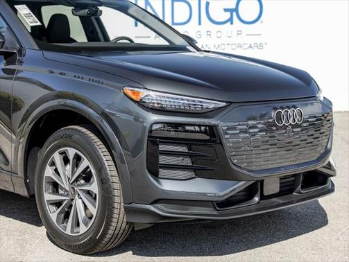 2025 Audi Q6 e-tron Premium Plus quattro
