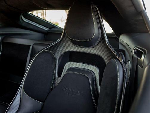 2025 Aston Martin Vantage 