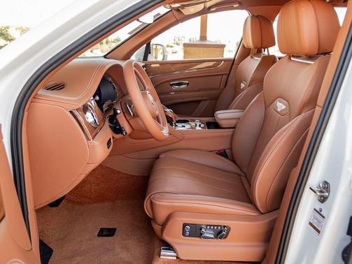 2025 Bentley Bentayga 