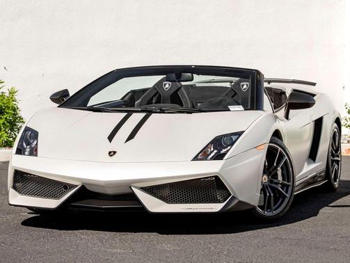 Bianco Canopus Matt Finish 2012 Lamborghini Gallardo LP570-4 Performante