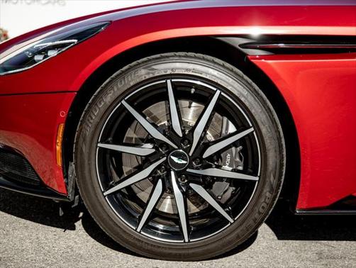 2020 Aston Martin DB11 V8