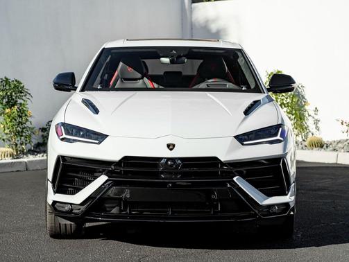 2023 Lamborghini Urus S