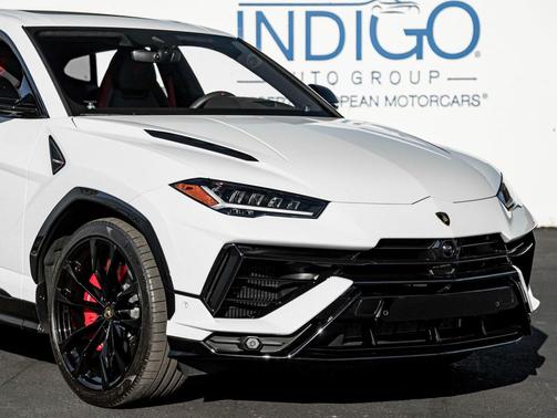 2023 Lamborghini Urus S