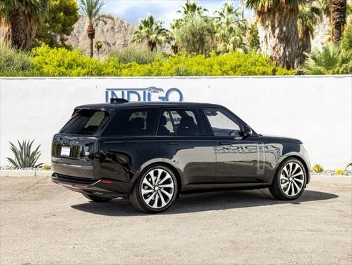 2023 Land Rover Range Rover P530 SE