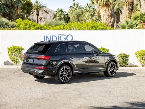 2025 Audi Q7 45 Premium Plus