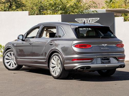 2023 Bentley Bentayga Azure V8