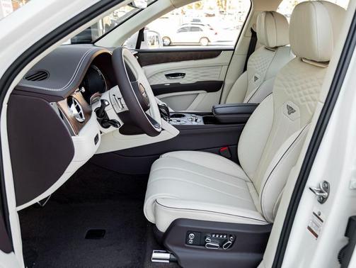 2025 Bentley Bentayga Azure