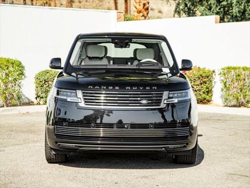 2024 Land Rover Range Rover P615 SV