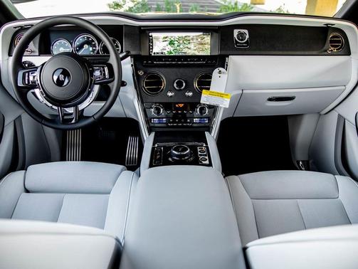 Iguazu Blue 2024 Rolls-Royce Cullinan