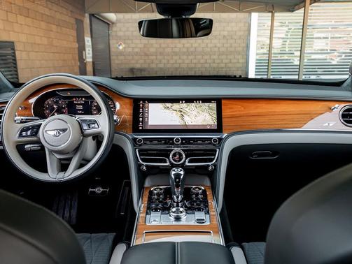 Alpine Green Metallic 2023 Bentley Flying Spur S