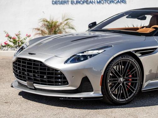 2025 Aston Martin DB12 Volante