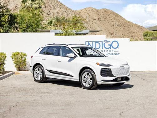 2025 Audi Q6 e-tron Premium Plus
