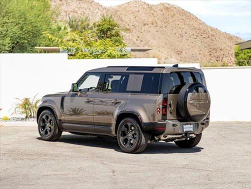 2025 Land Rover Defender 110 P400 X-Dynamic SE