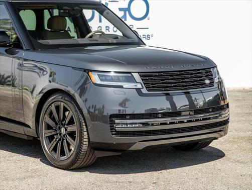 2025 Land Rover Range Rover P550e SE