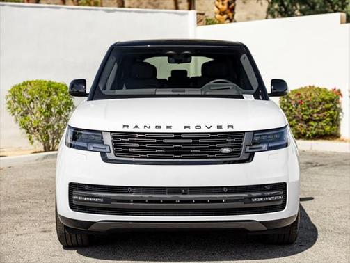 2025 Land Rover Range Rover P530 SE 7 Seat