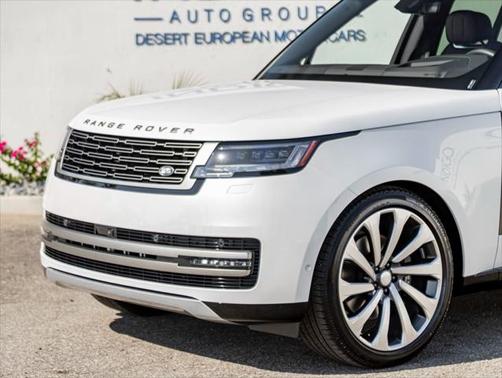 2025 Land Rover Range Rover P400 SE