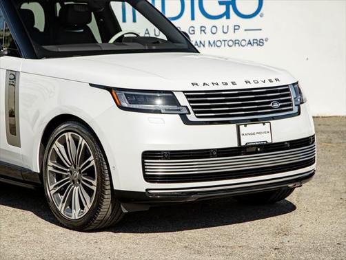 2024 Land Rover Range Rover P615 SV