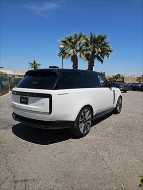 2024 Land Rover Range Rover P615 SV