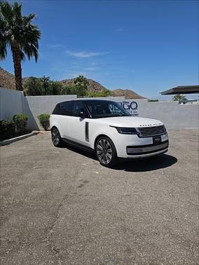 2024 Land Rover Range Rover P615 SV