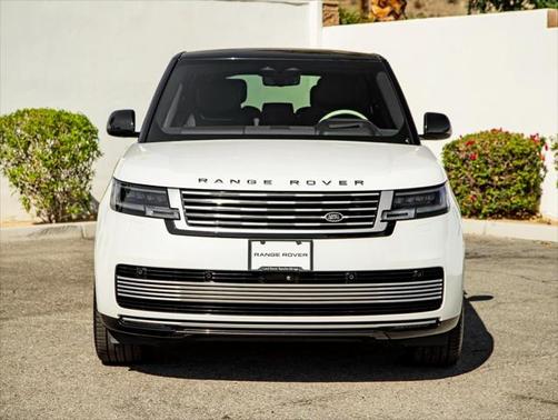 2024 Land Rover Range Rover P615 SV