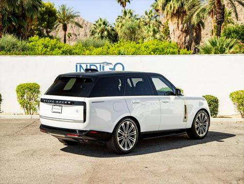 2024 Land Rover Range Rover P615 SV