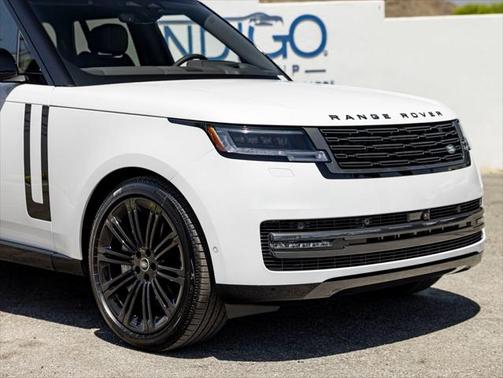 2025 Land Rover Range Rover P530 SE