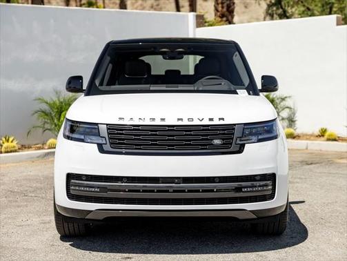 2025 Land Rover Range Rover P530 SE