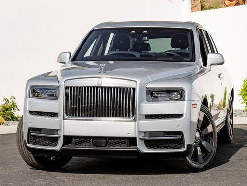 Silver 2024 Rolls-Royce Cullinan
