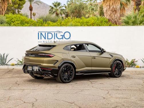 2025 Lamborghini Urus SE