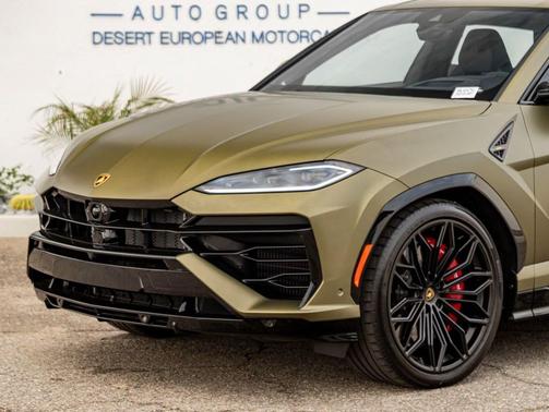 2025 Lamborghini Urus SE