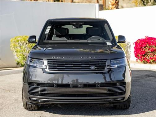 2025 Land Rover Range Rover P615 SV