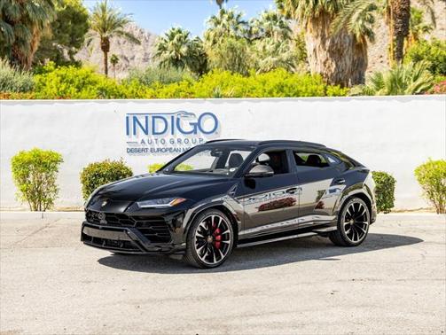 2022 Lamborghini Urus Graphite Capsule
