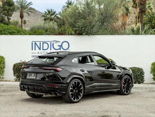 2022 Lamborghini Urus Graphite Capsule