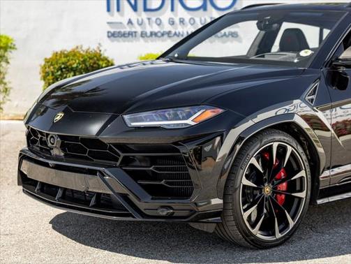 2022 Lamborghini Urus Graphite Capsule