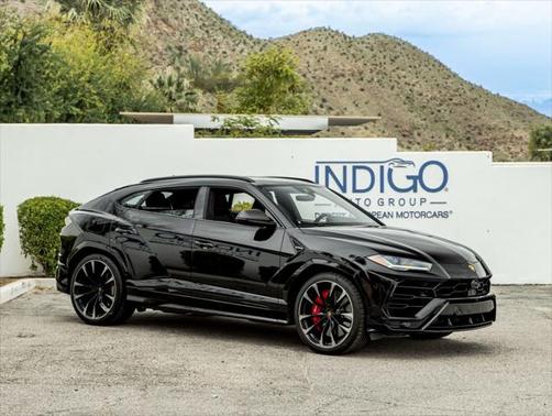 2022 Lamborghini Urus Graphite Capsule