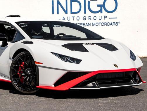 Bianco Monocerus Metallic 2024 Lamborghini Huracan STO Coupe