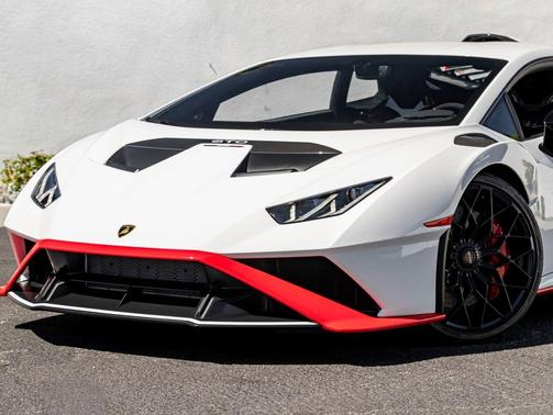 Bianco Monocerus Metallic 2024 Lamborghini Huracan STO Coupe