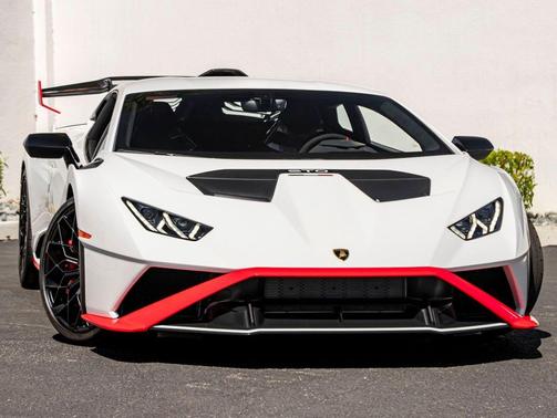 Bianco Monocerus Metallic 2024 Lamborghini Huracan STO Coupe
