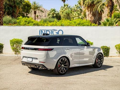 2025 Land Rover Range Rover Sport SE
