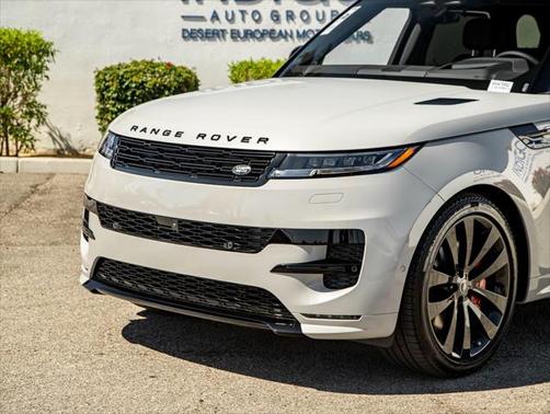 2025 Land Rover Range Rover Sport SE