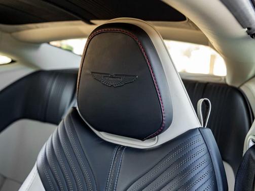 2018 Aston Martin DB11 V12