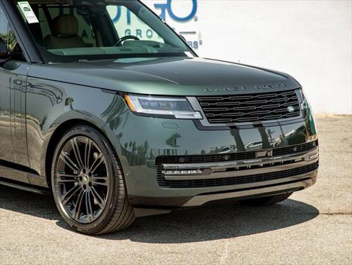 2025 Land Rover Range Rover P400 SE 7 Seat