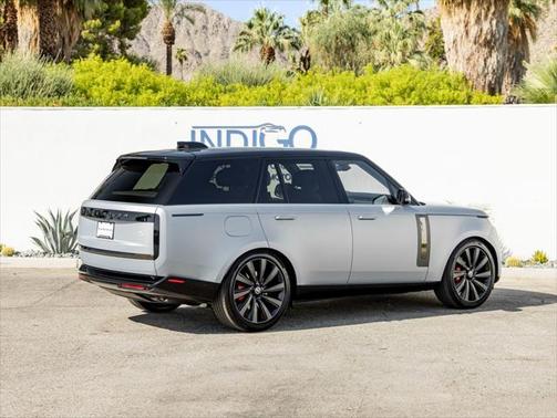 2025 Land Rover Range Rover P615 SV